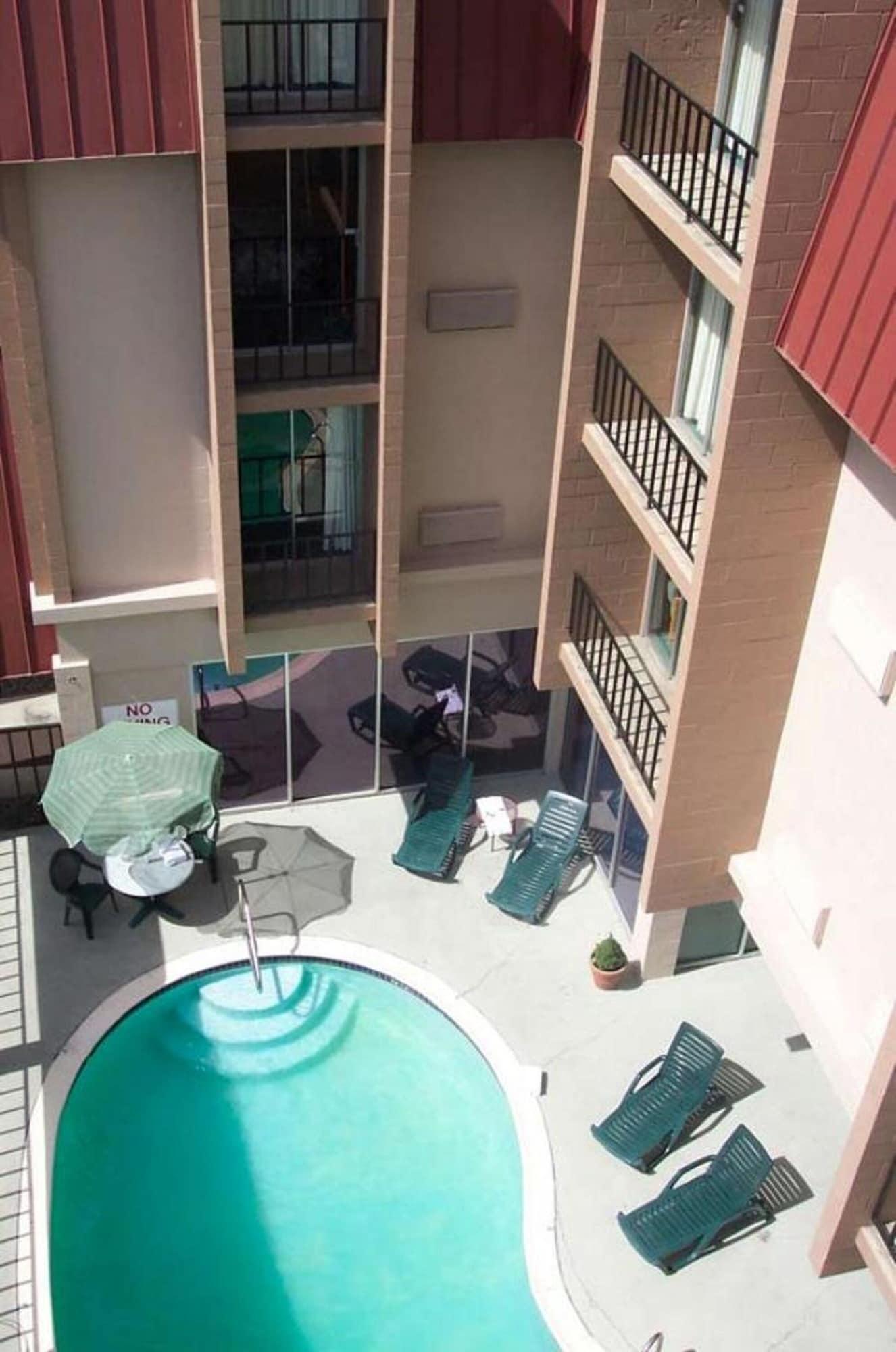 Motel Fairbridge & -